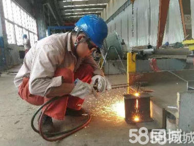 最新工地水電工焊工招聘啟事及工地溫馨日常分享