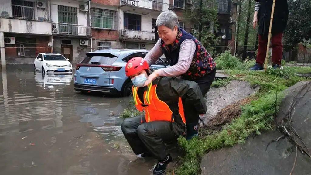 湖北暴雨實(shí)況，時(shí)代印記與自然的韻律