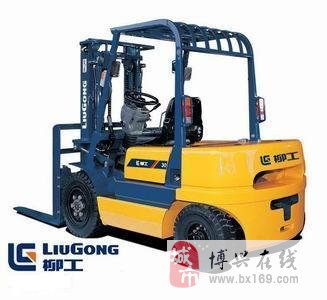 叉車最新動(dòng)態(tài)與時(shí)代步伐同步，技能升級(jí)引領(lǐng)職業(yè)之光