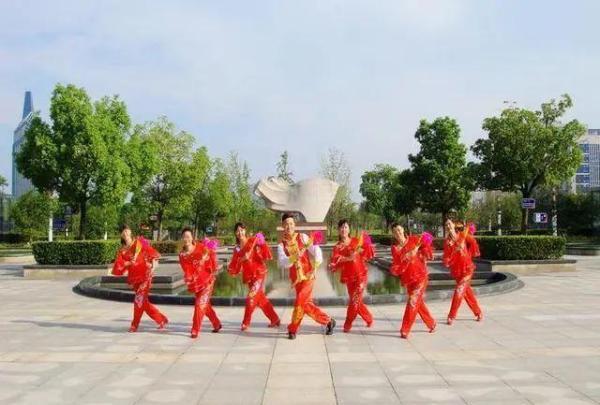 最新楠楠廣場(chǎng),最新楠楠廣場(chǎng)，時(shí)代的繁華地標(biāo)與商業(yè)新紀(jì)元