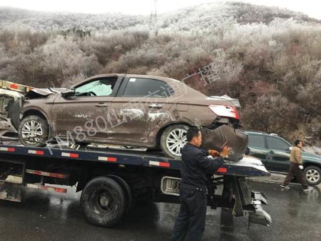 平陽車禍現(xiàn)場緊急救援瞬間，直擊事故現(xiàn)場最新報道