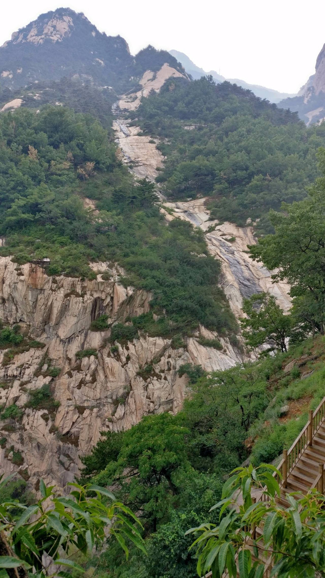 泰山游深度探索，巷弄深處的獨(dú)特風(fēng)情小店揭秘