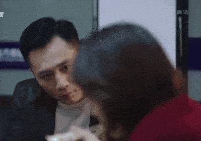 最新吻戲片段，情感表達的藝術展現(xiàn)