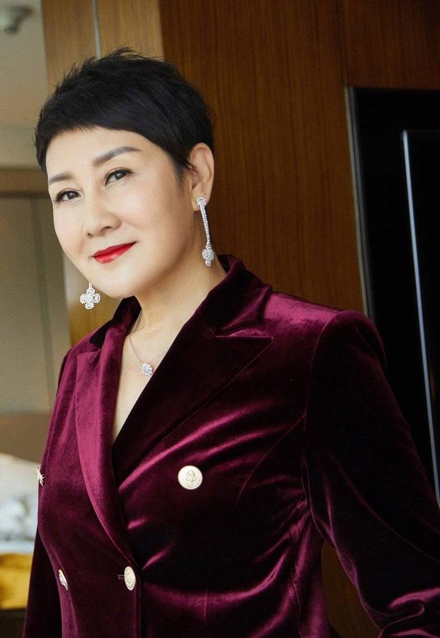 演員張凱麗,重磅推出演員張凱麗科技新品，引領(lǐng)智能生活新潮流！
