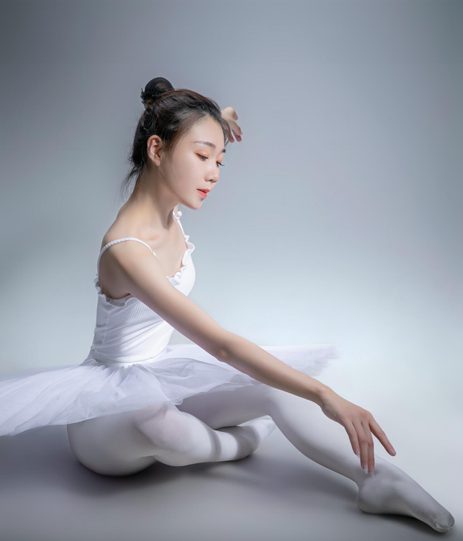 女舞蹈演員，舞出自信，綻放生命光彩