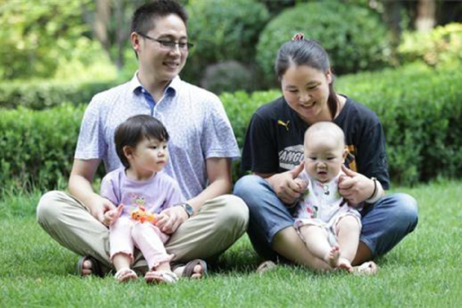 最新二孩政策解讀，全面解析生育新政策及其影響