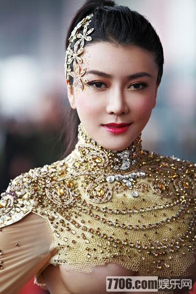 關(guān)于龔玥菲三級(jí)電影的涉黃問(wèn)題警示，遠(yuǎn)離不良信息，遵守法律法規(guī)和社會(huì)道德規(guī)范。