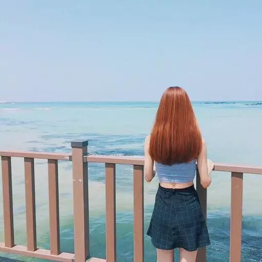 最新女頭像背影科技新品，智能鏡像，未來生活的背影風(fēng)采