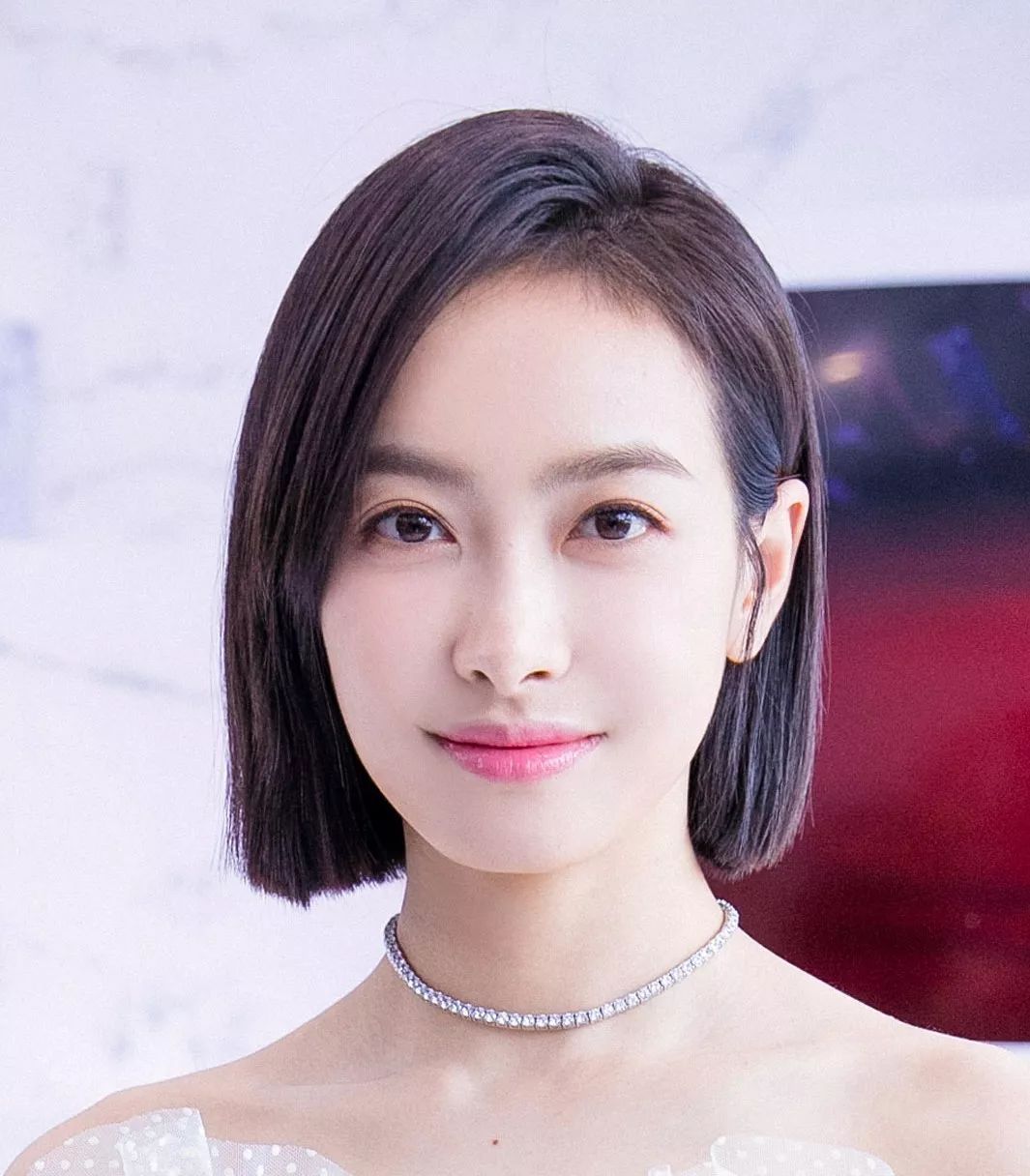 短發(fā)明星，揭秘小巷深處的秘密發(fā)廊之旅
