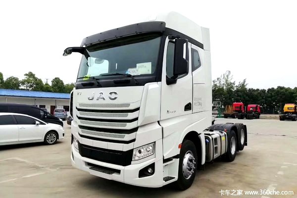 最新款格爾發(fā)K7牽引車亮相，引領(lǐng)行業(yè)新潮流！