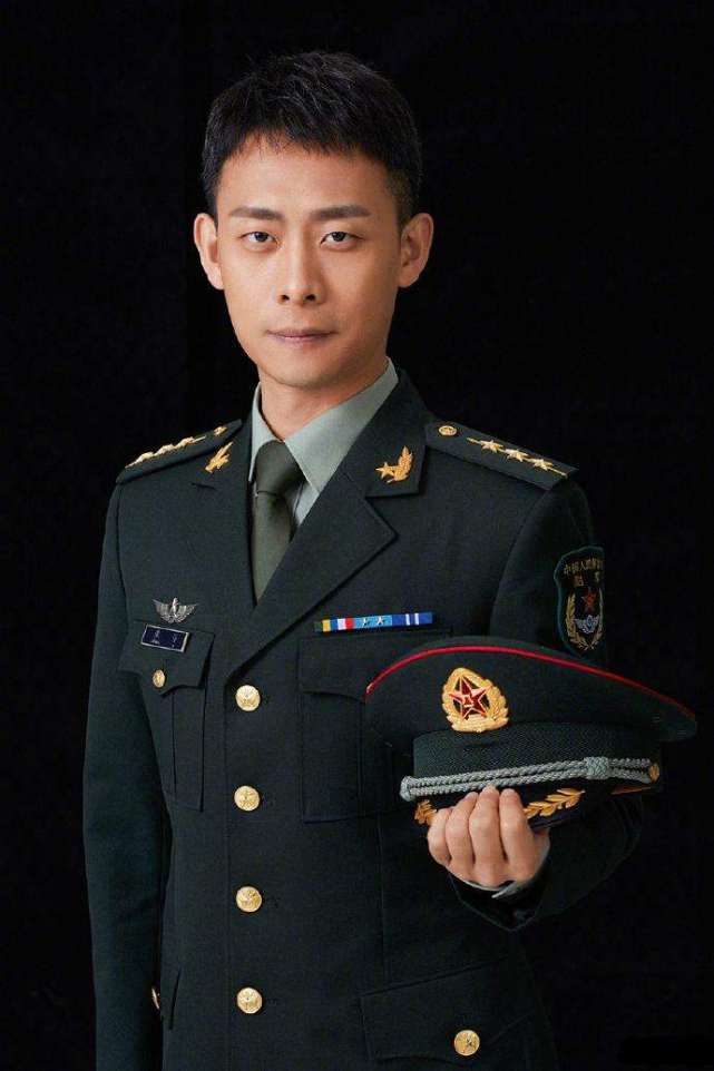 軍隊(duì)明星的日常傳奇故事