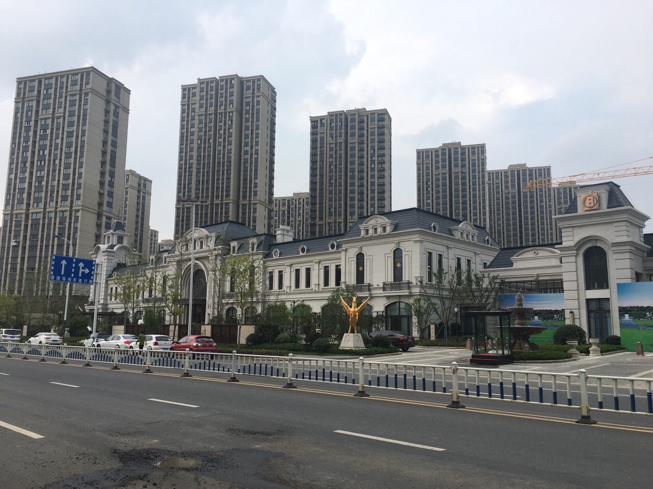 化龍巷上市，探索小巷獨(dú)特風(fēng)味，品味上市新篇章