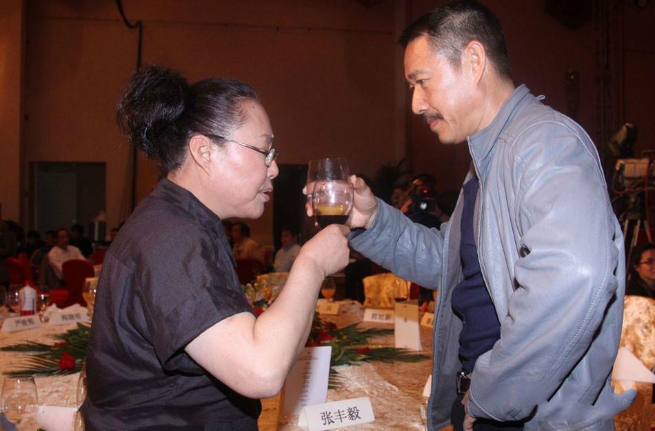 今夜有戲，友情、夢想與家的溫馨故事最新章節(jié)列表