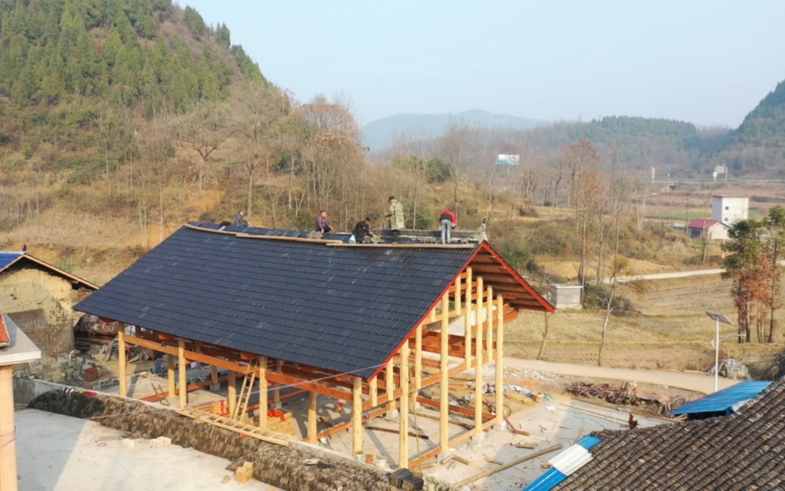最新農(nóng)村湘西木房子建造指南，步驟詳解與風(fēng)格展示