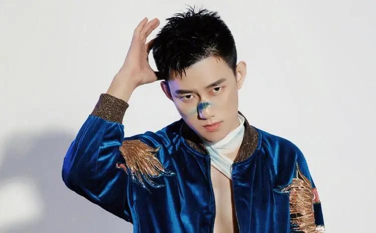 YY阿哲的最新事件，學習之旅中的變化與自信成就之源