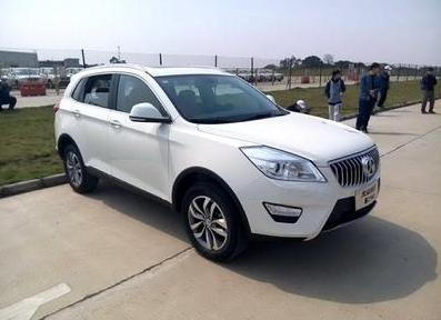 北汽最新款SUV車型，科技與生活的無縫融合