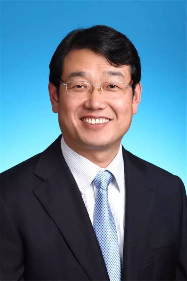 胡世忠履新鄰里超市店長一職